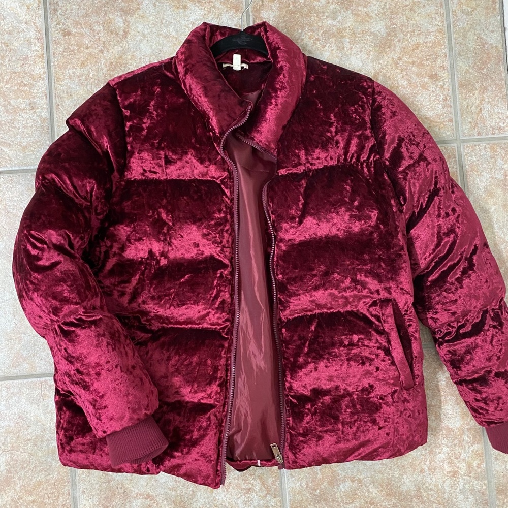 Velvet Puffer
